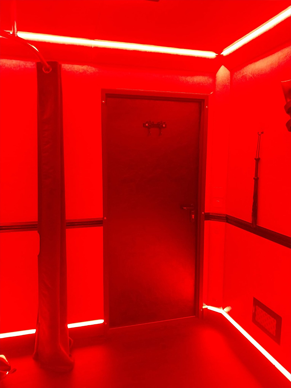 ambiance-rouge-love-room-bdsm-bungalow-plaisirs-erotiques-adultes