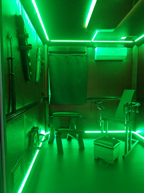 ambiance-verte-love-room-bdsm-bungalow-plaisirs-erotiques